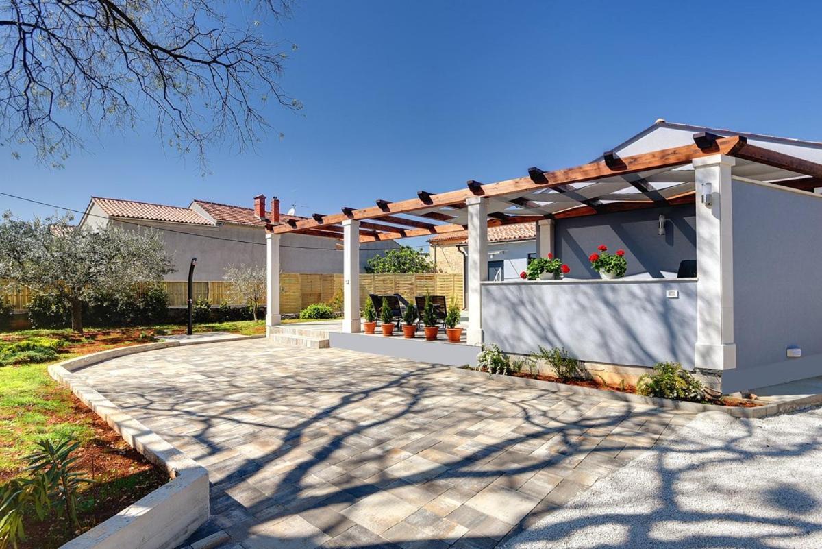 Villa Sunny Home ボドニャン エクステリア 写真