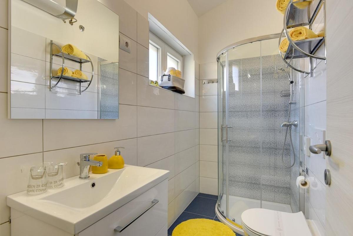 Villa Sunny Home ボドニャン エクステリア 写真