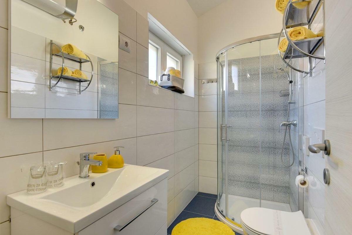 Villa Sunny Home ボドニャン エクステリア 写真
