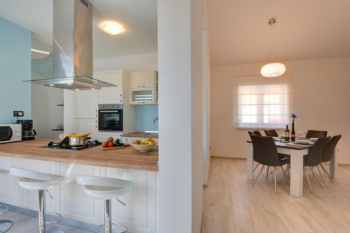 Villa Sunny Home ボドニャン エクステリア 写真